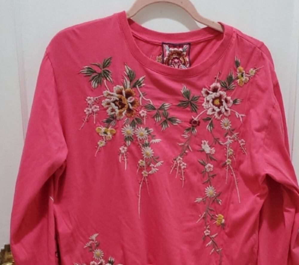 Johnny Was Pink Embroidery Top sz M